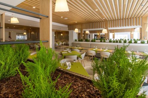 Restaurant, Suitopia - Sol y Mar Suites Hotel in Calpe Restaurant, Suitopia - Sol y Mar Suites Hotel in Calpe