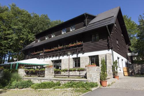 Hotel Kremesnik in Lesov Hotel Kremesnik in Lesov