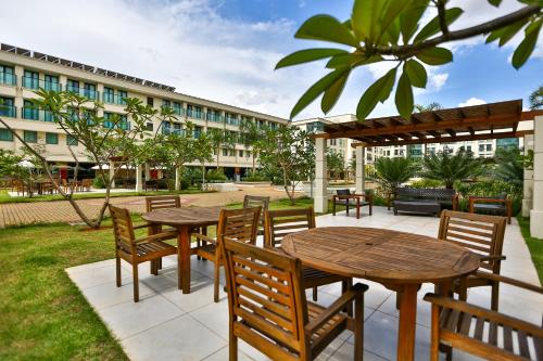 Garden, Quality Hotel & Suites Brasilia in South Wing Garden, Quality Hotel & Suites Brasilia in South Wing