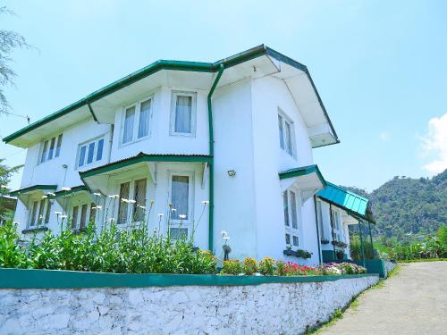 This photo about Whiteford Holiday Bungalow shared on HyHotel.com