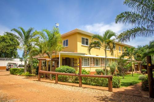 Tampilan eksterior, 2 Friends Guest house in Jinja Tampilan eksterior, 2 Friends Guest house in Jinja
