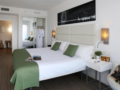 AxelBeach Ibiza Suites Apartments Spa and Beach Club - Adults Only in Ibiza AxelBeach Ibiza Suites Apartments Spa and Beach Club - Adults Only in Ibiza