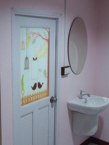 Bathroom, Smile Resort in Ang Thong Bathroom, Smile Resort in Ang Thong