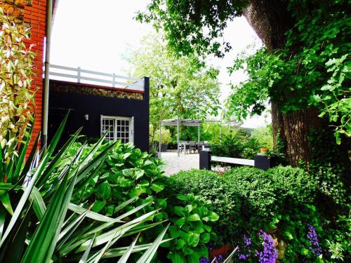 View, Bed & Breakfast La Clepsydre in Fontenay-aux-Roses View, Bed & Breakfast La Clepsydre in Fontenay-aux-Roses