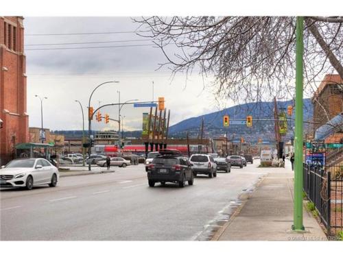 This photo about Kelowna Okanagan Lake Hostel shared on HyHotel.com