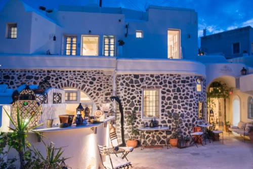Balcony/terrace, Heliophos Boutique Caves in Santorini Balcony/terrace, Heliophos Boutique Caves in Santorini