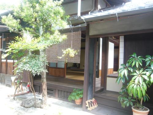 Entrance, Kitamineyama Gotsuan in Kimino Entrance, Kitamineyama Gotsuan in Kimino