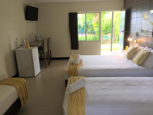 This photo about Cardwell at the Beach shared on HyHotel.com