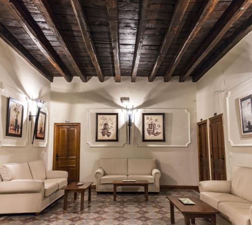 Pub/Lounge, Hostal San Miguel in Trujillo Pub/Lounge, Hostal San Miguel in Trujillo