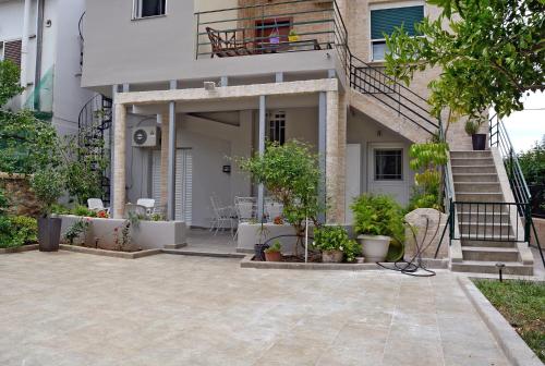 Dimitri's apartment
Dimitri's apartment