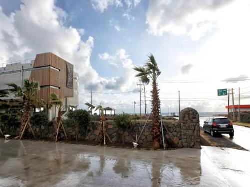 This photo about Jaynchloe shared on HyHotel.com