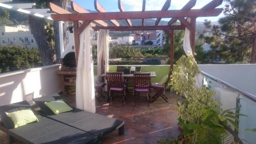 This photo about Apartamento en el centro con WiFi shared on HyHotel.com