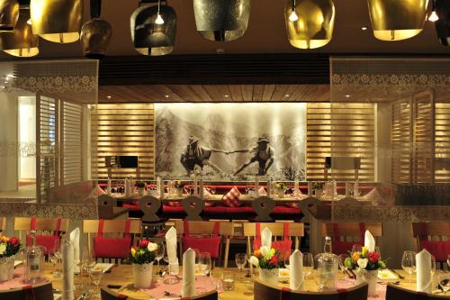Étterem, Alpin Lifestyle Hotel Lowen & Strauss in Oberstdorf Étterem, Alpin Lifestyle Hotel Lowen & Strauss in Oberstdorf