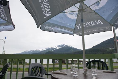 陽台/露台, 朱諾溫德姆華美達酒店 (Ramada by Wyndham Juneau) in 朱諾 陽台/露台, 朱諾溫德姆華美達酒店 (Ramada by Wyndham Juneau) in 朱諾