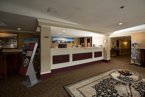 大堂, 朱諾溫德姆華美達酒店 (Ramada by Wyndham Juneau) in 朱諾 大堂, 朱諾溫德姆華美達酒店 (Ramada by Wyndham Juneau) in 朱諾