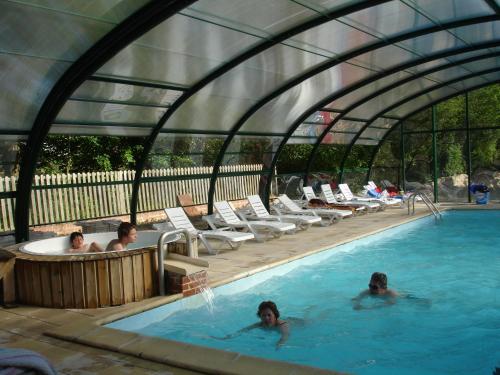 Bazen, Camping Le Val de Trie in Moyenneville Bazen, Camping Le Val de Trie in Moyenneville
