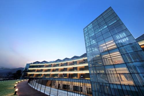 Midas Hotel and Resort in Gapyeong-gun Midas Hotel and Resort in Gapyeong-gun