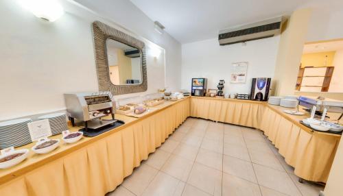 F&B, 세인트 줄리안스 베이 호텔 (St Julians Bay Hotel) in 세인트줄리안스 F&B, 세인트 줄리안스 베이 호텔 (St Julians Bay Hotel) in 세인트줄리안스