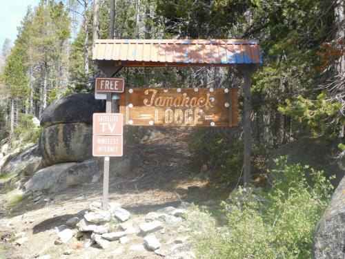 The Tamarack Lodge in Lakeshore (CA) The Tamarack Lodge in Lakeshore (CA)