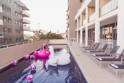 Swimming pool, Sage Hotel Wollongong in Wollongong Swimming pool, Sage Hotel Wollongong in Wollongong