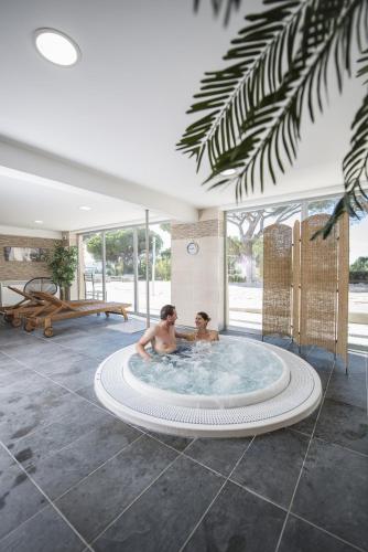 Spa, ULVF Les résidences du Colombier in Frejus City Center Spa, ULVF Les résidences du Colombier in Frejus City Center