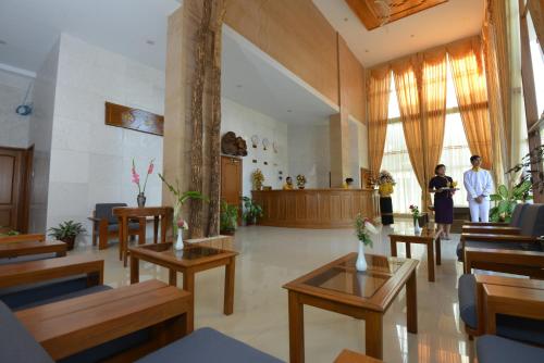 Lobby, Hotel Sidney in Mayangone Lobby, Hotel Sidney in Mayangone