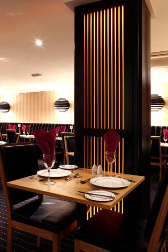 Restaurant, Russell Court Hotel in Bournemouth Restaurant, Russell Court Hotel in Bournemouth
