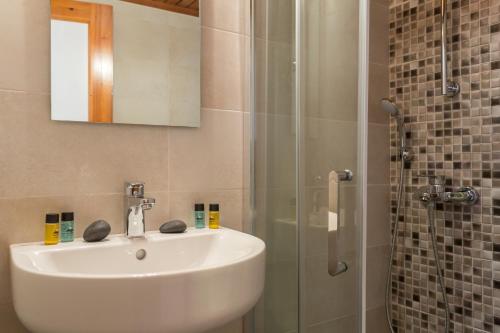 Baño, Hotel Akti in Skiathos Island Baño, Hotel Akti in Skiathos Island