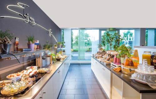 Park Inn by Radisson Frankfurt Airport - image 6