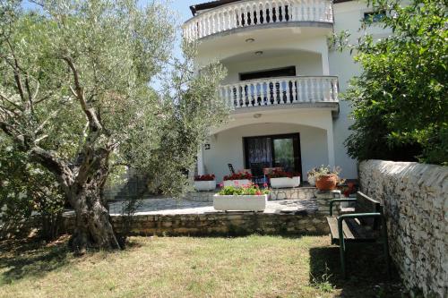 Kert, Apartments Villa Maran in Zambratija Kert, Apartments Villa Maran in Zambratija