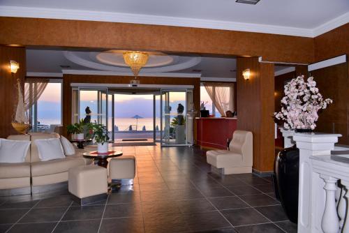 Hotel Cristina Maris in Loutraki Hotel Cristina Maris in Loutraki