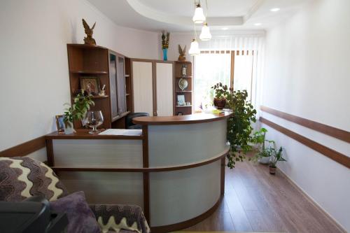 ردهة, AlekSelena in ماليكيف ردهة, AlekSelena in ماليكيف