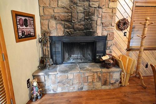 在meiguo.com看到的206 Coal Mountain - Three Bedroom的介绍图片