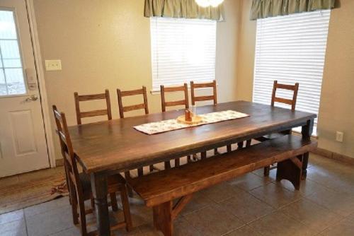 This photo about 1st Wood N' Box Lodge - Three Bedroom shared on HyHotel.com