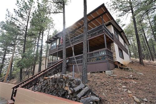 在meiguo.com看到的Rustling Pines - Five Bedroom的介绍图片