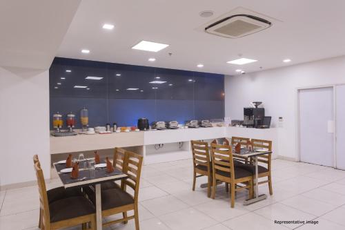 餐飲選擇, 金吉爾瓦皮酒店 (Ginger Vapi) in 瓦爾薩德 餐飲選擇, 金吉爾瓦皮酒店 (Ginger Vapi) in 瓦爾薩德