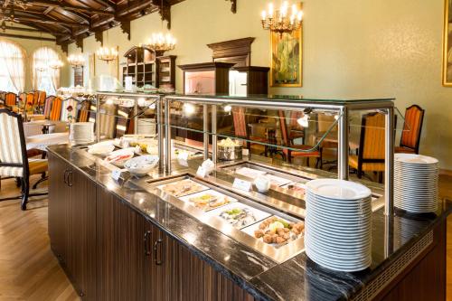 อาหารและเครื่องดื่ม, Dorint Herrenkrug Parkhotel Magdeburg in แมกเดบวร์ก อาหารและเครื่องดื่ม, Dorint Herrenkrug Parkhotel Magdeburg in แมกเดบวร์ก