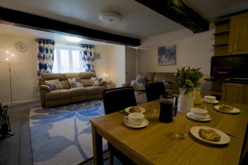 Instalaciones, Penrhosmawr in Machynlleth Instalaciones, Penrhosmawr in Machynlleth