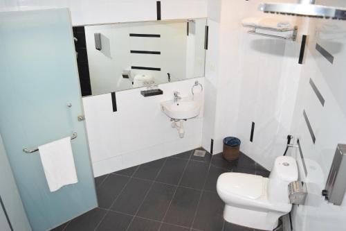 Bathroom, Springz Hotel-Bukit Jalil near Malaysia National Hockey Stadium Bathroom, Springz Hotel-Bukit Jalil near Malaysia National Hockey Stadium