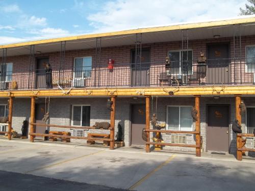 Budget Host Elk Antler Inn Hotel
