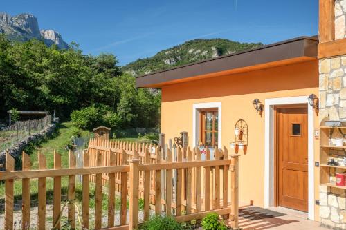Ulaz, Maso Scricciolo Farm House in Vezzano Ulaz, Maso Scricciolo Farm House in Vezzano