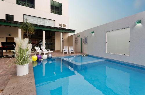 Piscina, Hotel Olmeca Plaza in Villahermosa City Center Piscina, Hotel Olmeca Plaza in Villahermosa City Center