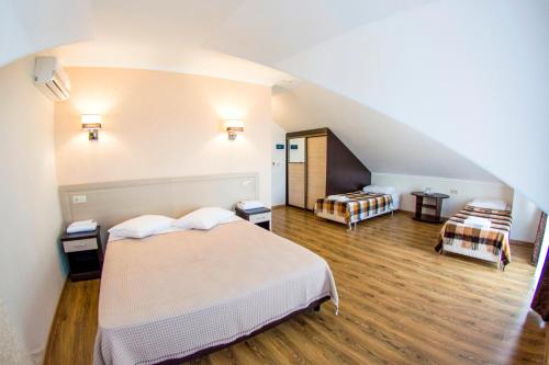 This photo about Hotel Attika shared on HyHotel.com