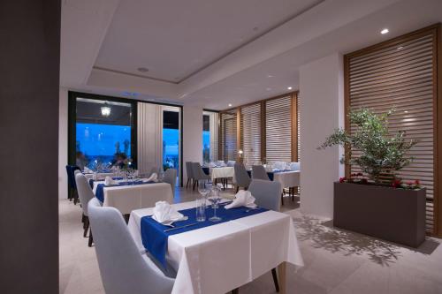 المطعم, فندق ريفا (Hotel Riva) in بتروفاك المطعم, فندق ريفا (Hotel Riva) in بتروفاك