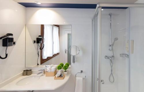 This photo about Hotel Boutique Bahia de Plentzia shared on HyHotel.com