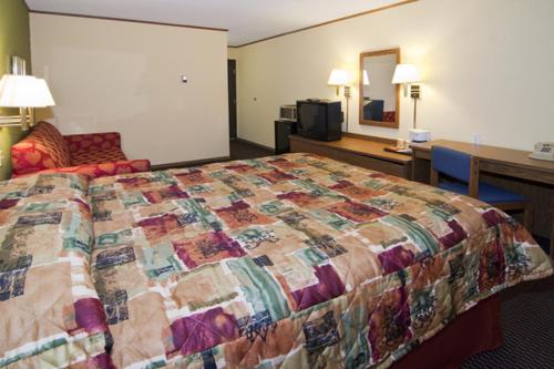 Burnsville Inn & Suites in Burnsville Burnsville Inn & Suites in Burnsville