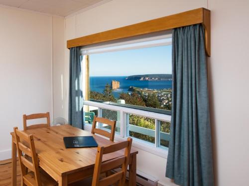 Au Pic de l'Aurore Motel-Chalets Apartaments