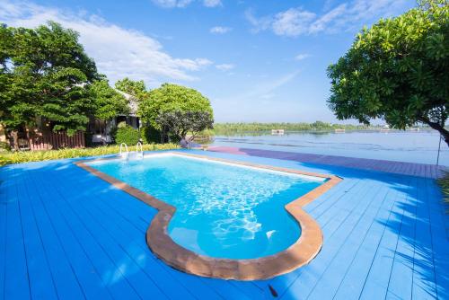 Baan Talay See Cream Resort in Samut Songkhram Baan Talay See Cream Resort in Samut Songkhram