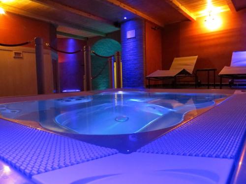 อ่างแช่น้ำร้อน, Agriturismo Casale delle Lucrezie in ซาน ดาเมียโน อ่างแช่น้ำร้อน, Agriturismo Casale delle Lucrezie in ซาน ดาเมียโน