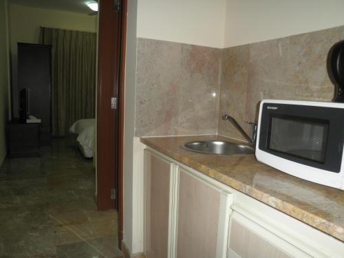 Kitchen, Hamasa Plaza Hotel and Apartments near Municipal Bus Station Kitchen, Hamasa Plaza Hotel and Apartments near Municipal Bus Station